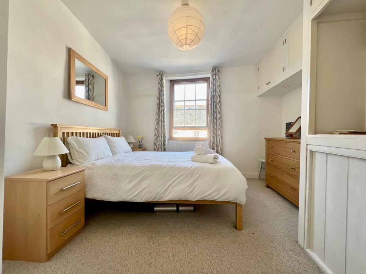 Pass The Keys 64 Church Street Characterful 2-Bed Cottage In The Heart Of Town 金斯布里奇 外观 照片