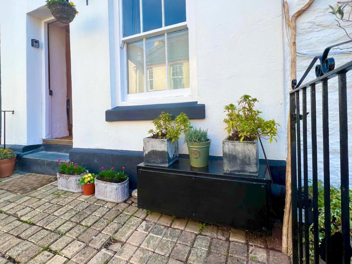 Pass The Keys 64 Church Street Characterful 2-Bed Cottage In The Heart Of Town 金斯布里奇 外观 照片