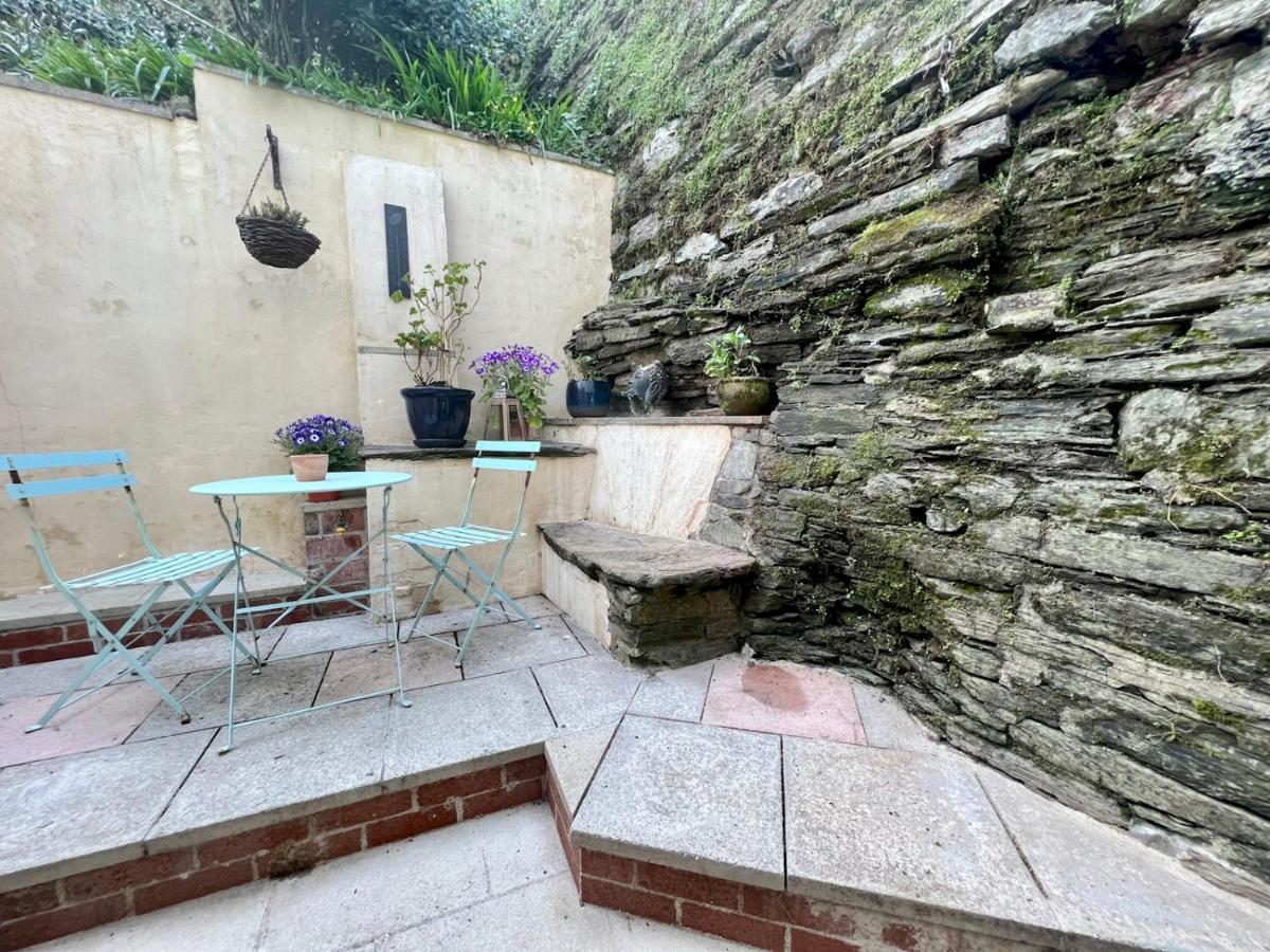 Pass The Keys 64 Church Street Characterful 2-Bed Cottage In The Heart Of Town 金斯布里奇 外观 照片
