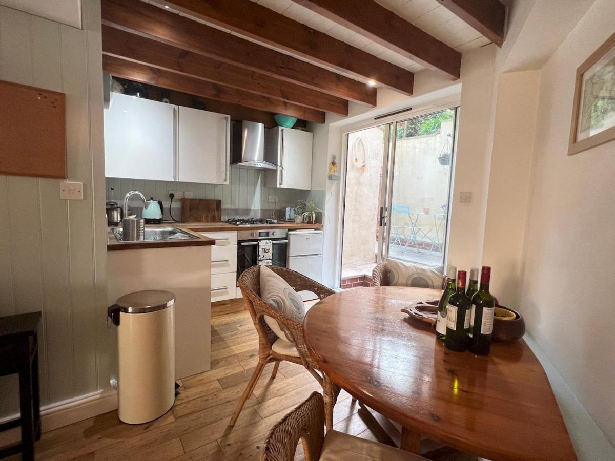 Pass The Keys 64 Church Street Characterful 2-Bed Cottage In The Heart Of Town 金斯布里奇 外观 照片
